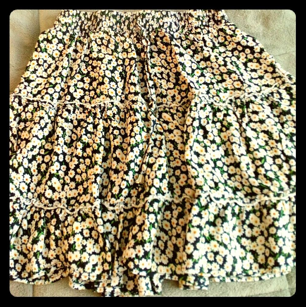 Vintage looking flair mini skirt with elastic wais